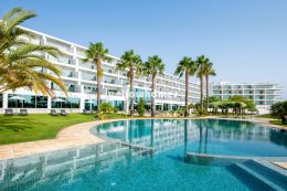 Luxuriöses 2- Schlafzimmer Apartment mit 5 % Mietgarantie in Portimao